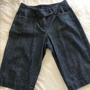 Knee length denim pants